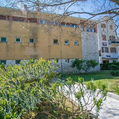 Ferienwohnung Modern Living In The Heart Of Trogir Exterior foto